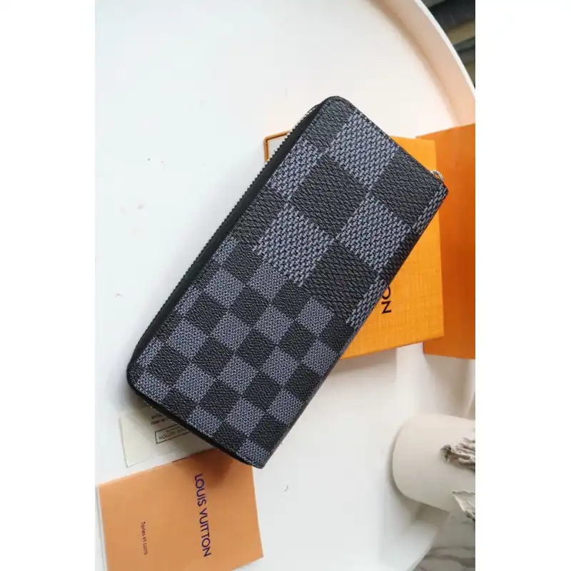 Cheap Louis Vuitton Bags 2102SH0001 0126